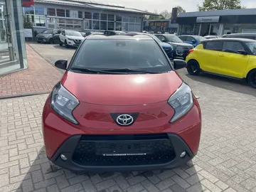 Car image 4