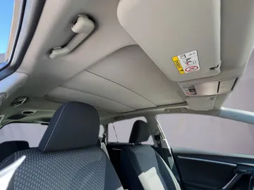 Car image 27