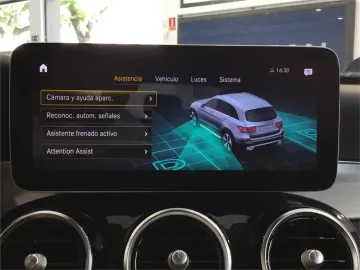 Car image 24