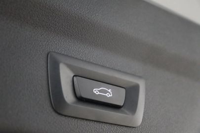 Car image 48