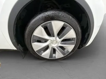Car image 31
