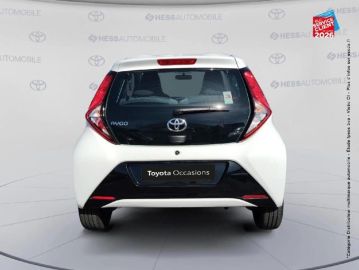 Car image 4