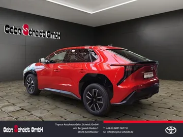 Car image 4