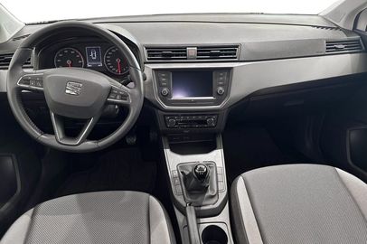 Car image 10