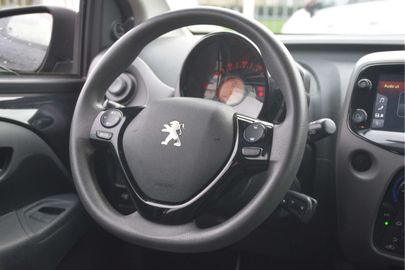 Car image 21