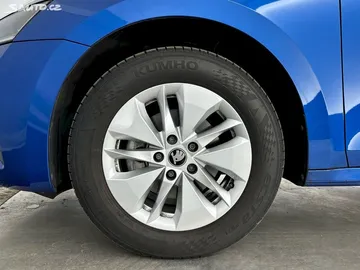 Car image 28
