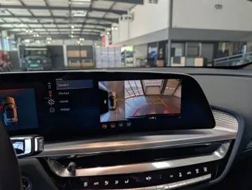 Car image 38