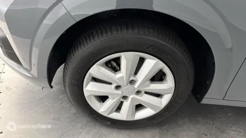 Car image 20