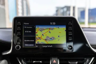 Car image 4