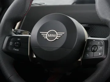 Car image 33