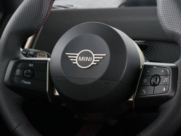 Car image 33