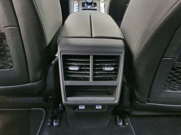 Car image 33