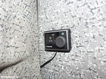 Car image 40