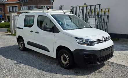 Car image 2