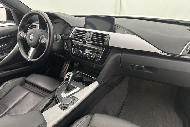 BMW 320i Touring 135 kW image number 26