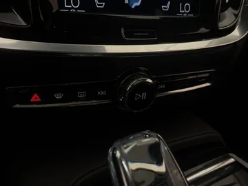 Car image 38