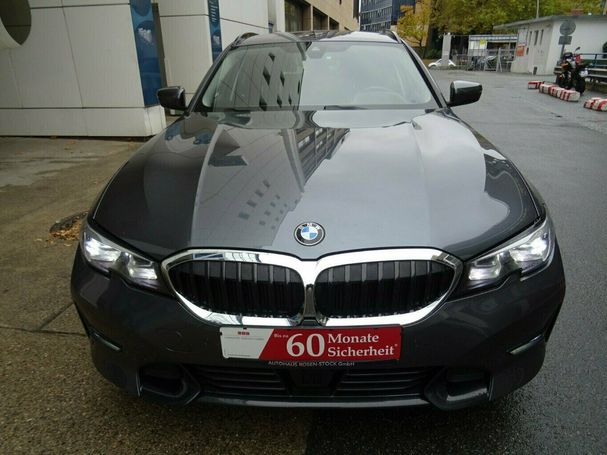 BMW 320d Touring xDrive 140 kW image number 9