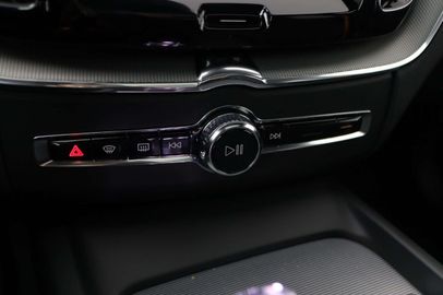 Car image 33