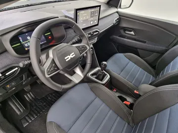 Car image 32
