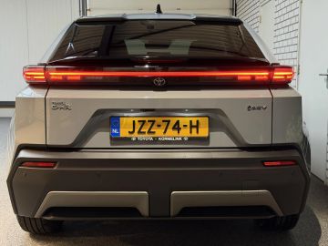 Car image 3
