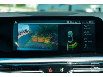 Car image 37