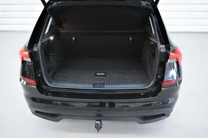 Car image 32
