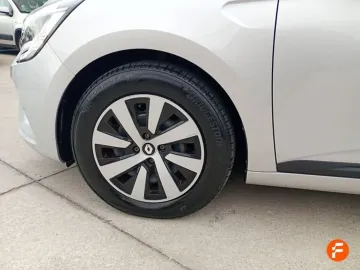 Car image 26