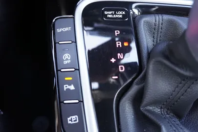 Car image 28