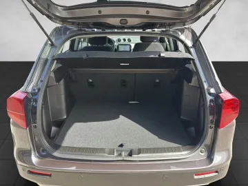 Car image 27