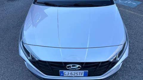 Car image 16