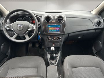 Car image 11