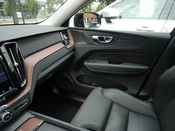 Car image 37