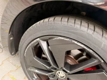 Car image 33