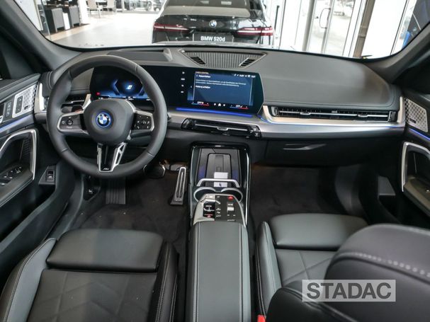 BMW iX1 xDrive30 230 kW image number 11