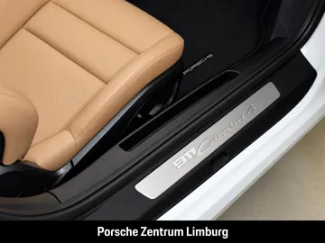 Car image 32