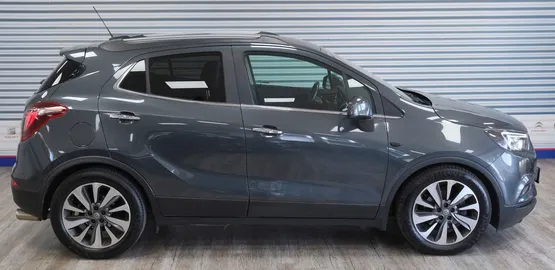 Car image 5