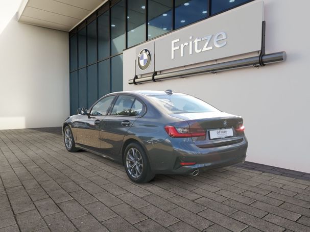 BMW 320i Sport Line 135 kW image number 4