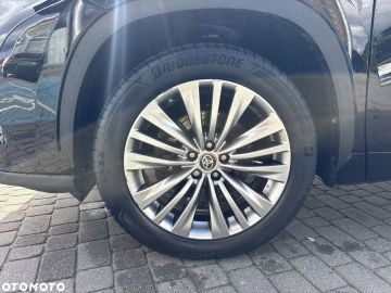 Car image 30