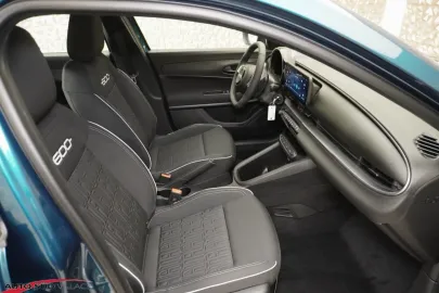 Car image 17
