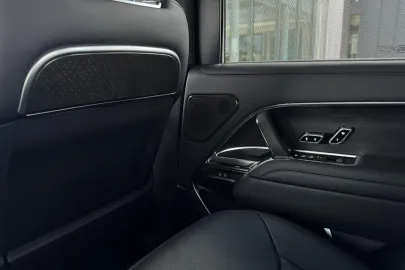Car image 39