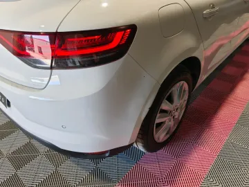 Car image 48