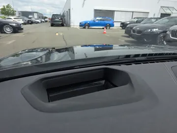 Car image 29