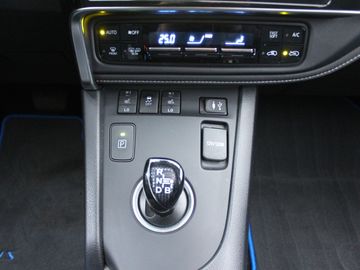 Car image 18