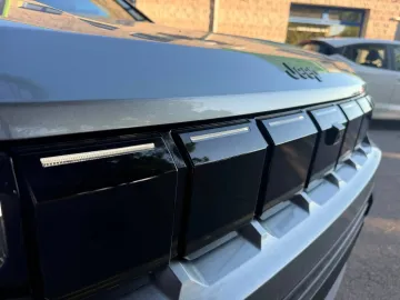Car image 37