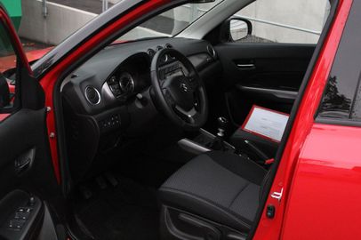 Car image 4