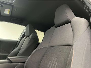 Car image 30