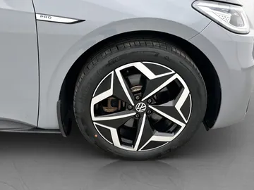 Car image 33