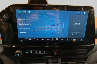 Car image 16
