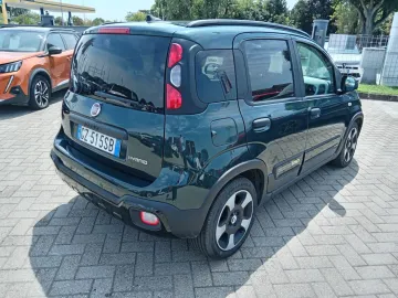 Car image 5