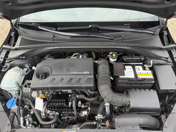 Car image 27